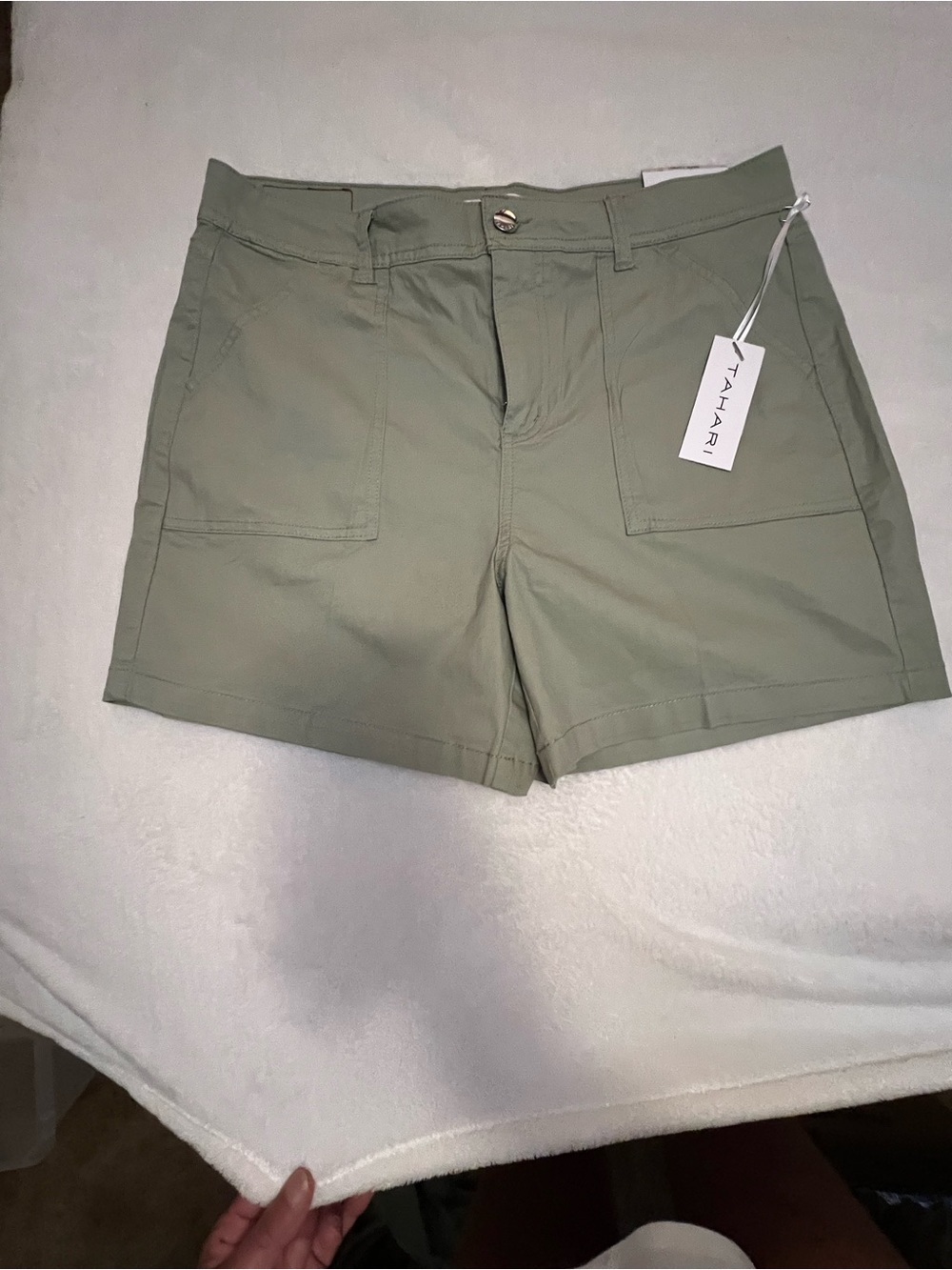 Tahari Olive Green Women’s Utility Shorts size 10/30